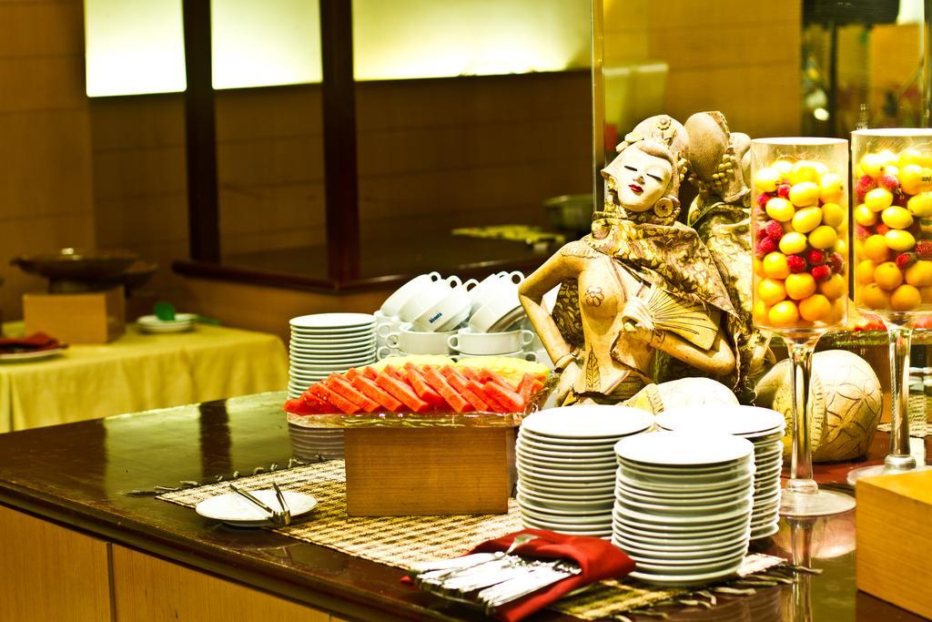 Hotel Bisanta Bidakara Surabaya Bagian luar foto