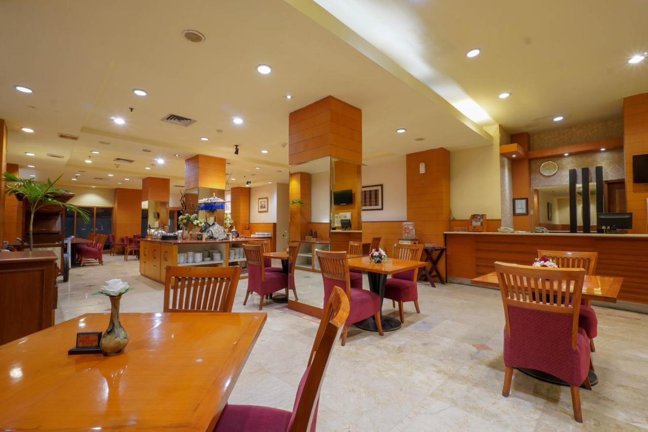 Hotel Bisanta Bidakara Surabaya Bagian luar foto