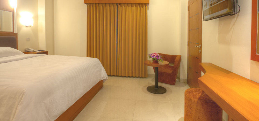Hotel Bisanta Bidakara Surabaya Bagian luar foto