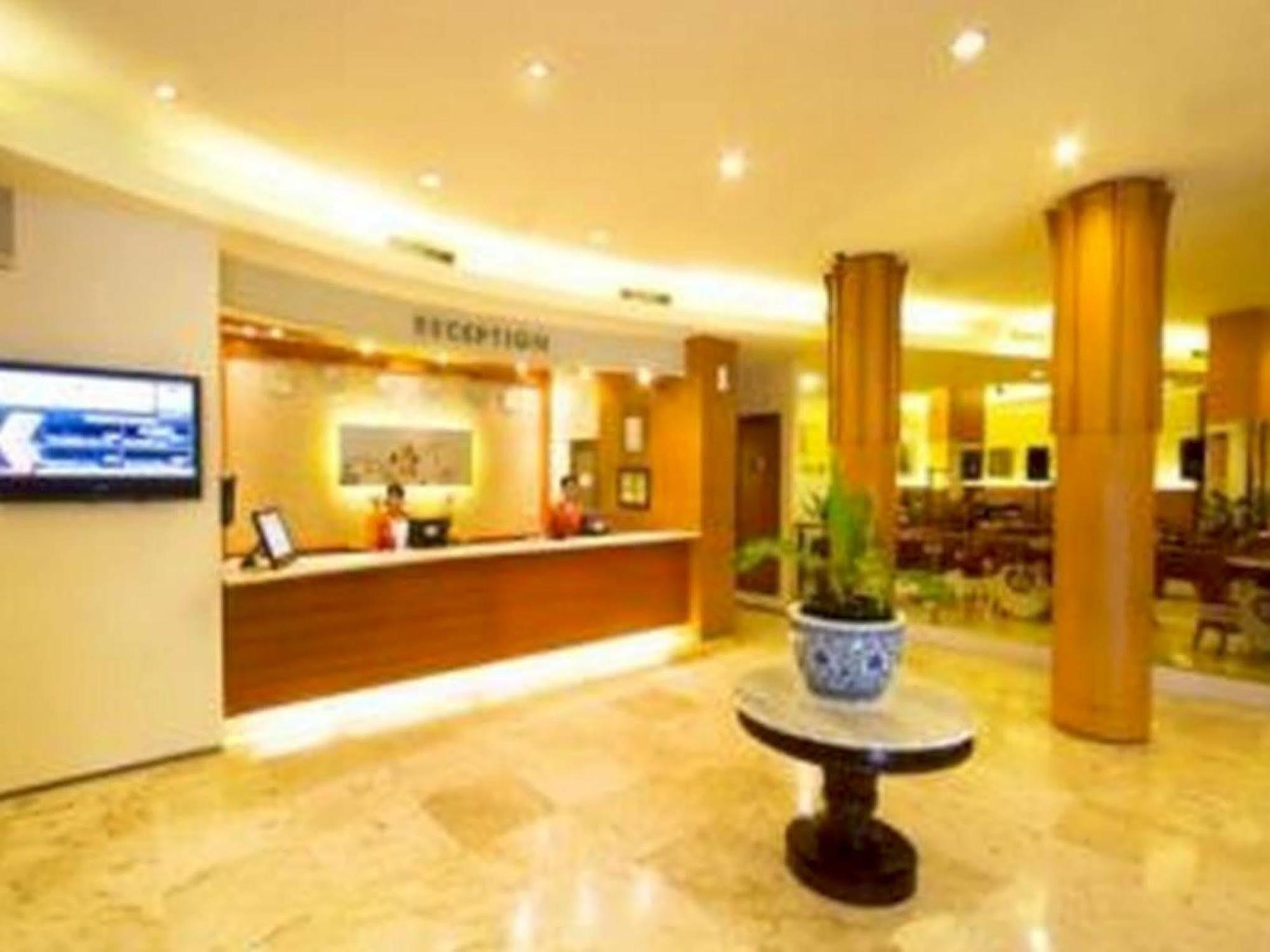 Hotel Bisanta Bidakara Surabaya Bagian luar foto