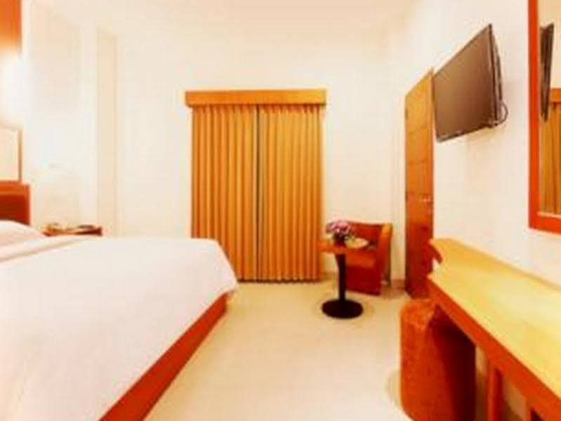 Hotel Bisanta Bidakara Surabaya Bagian luar foto