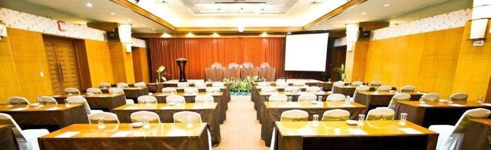 Hotel Bisanta Bidakara Surabaya Bagian luar foto